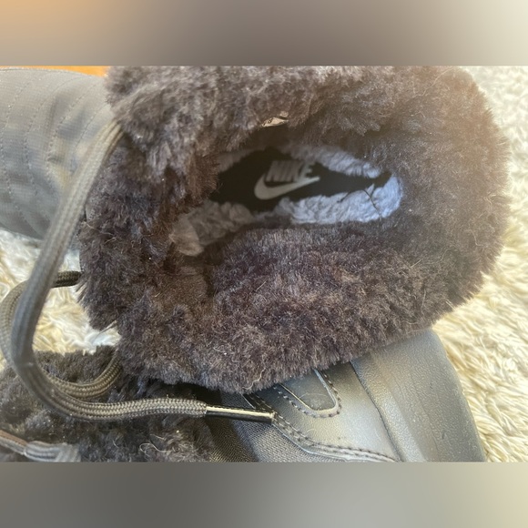 Nike Boots - Picture 10 of 10